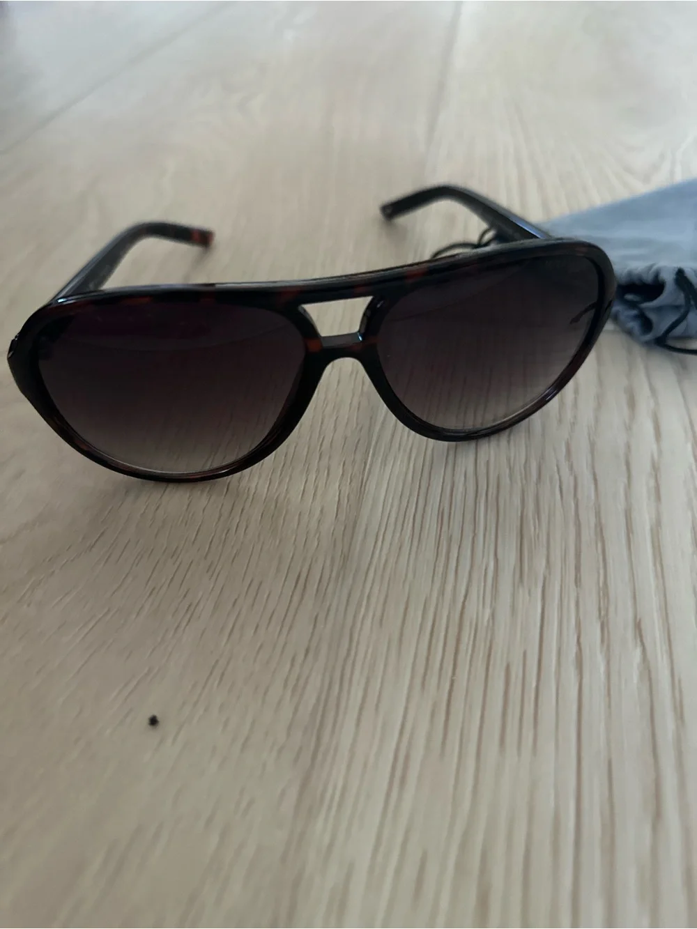 Tommy Hilfiger Aviator Sunglasses with Dark Gradient Lenses